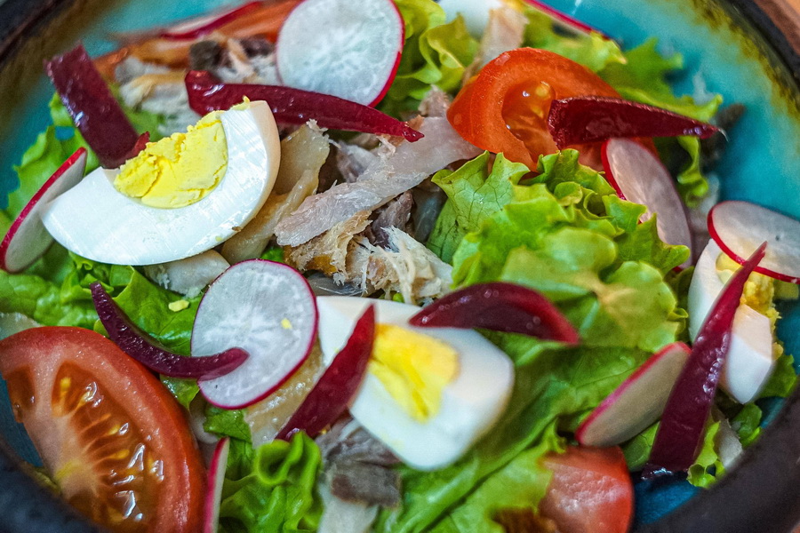 Салат с макрелью