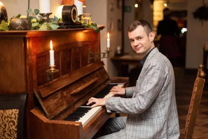 Андрей Коноплёв (фортепиано)