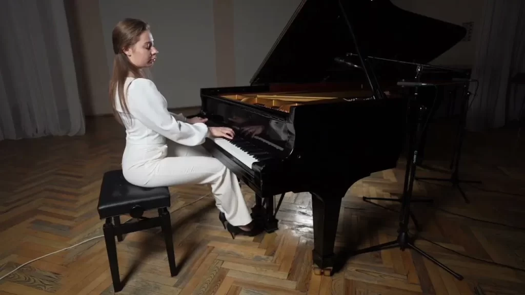 Анна НАЙДЁНОК (фортепиано)