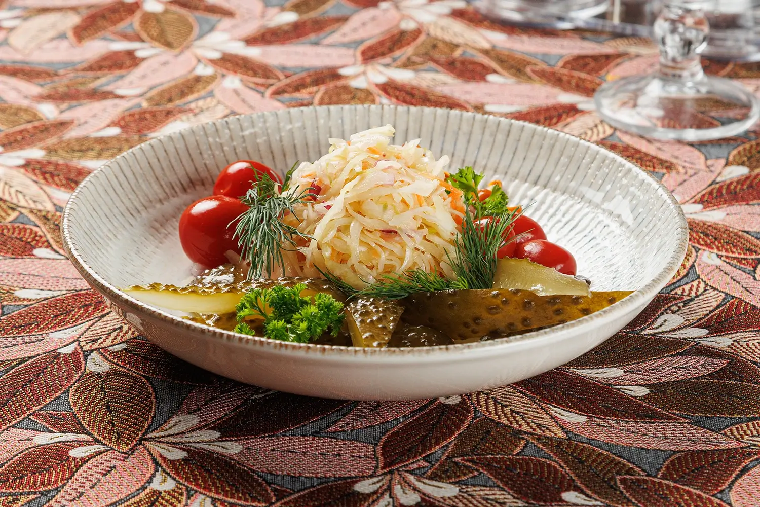 Ассорти фирменных соленей-маринадов «Белорусский погребок» в домашнем стиле от Ресторана «Кухмистр»