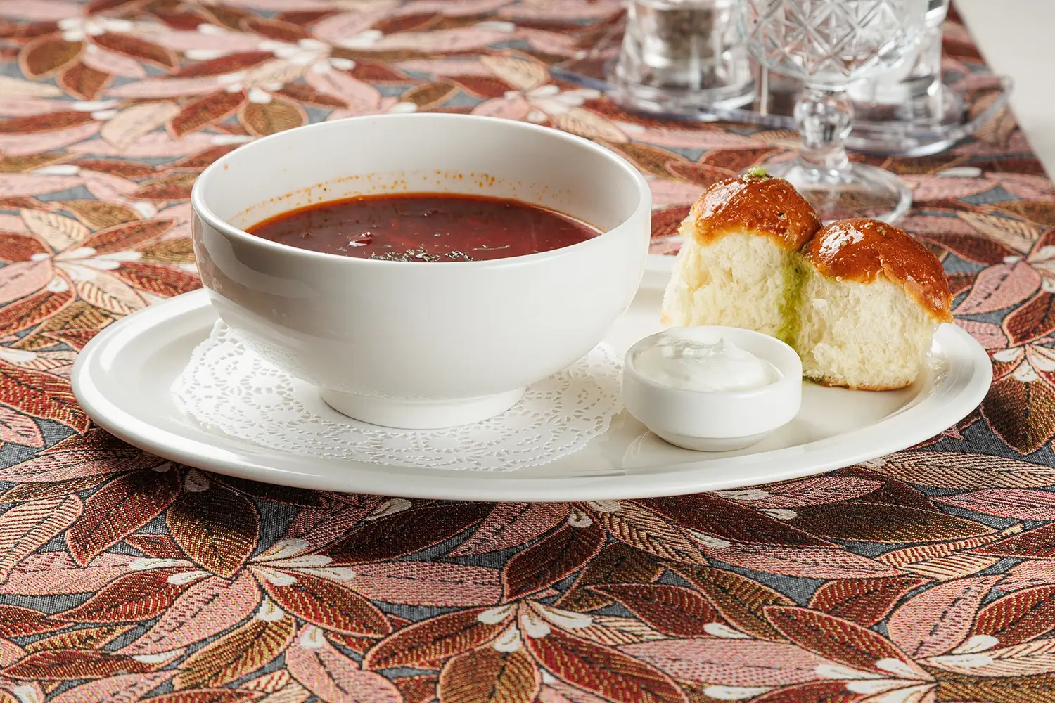 Классический борщ виленский с пампушками от Ресторана «Кухмистр»