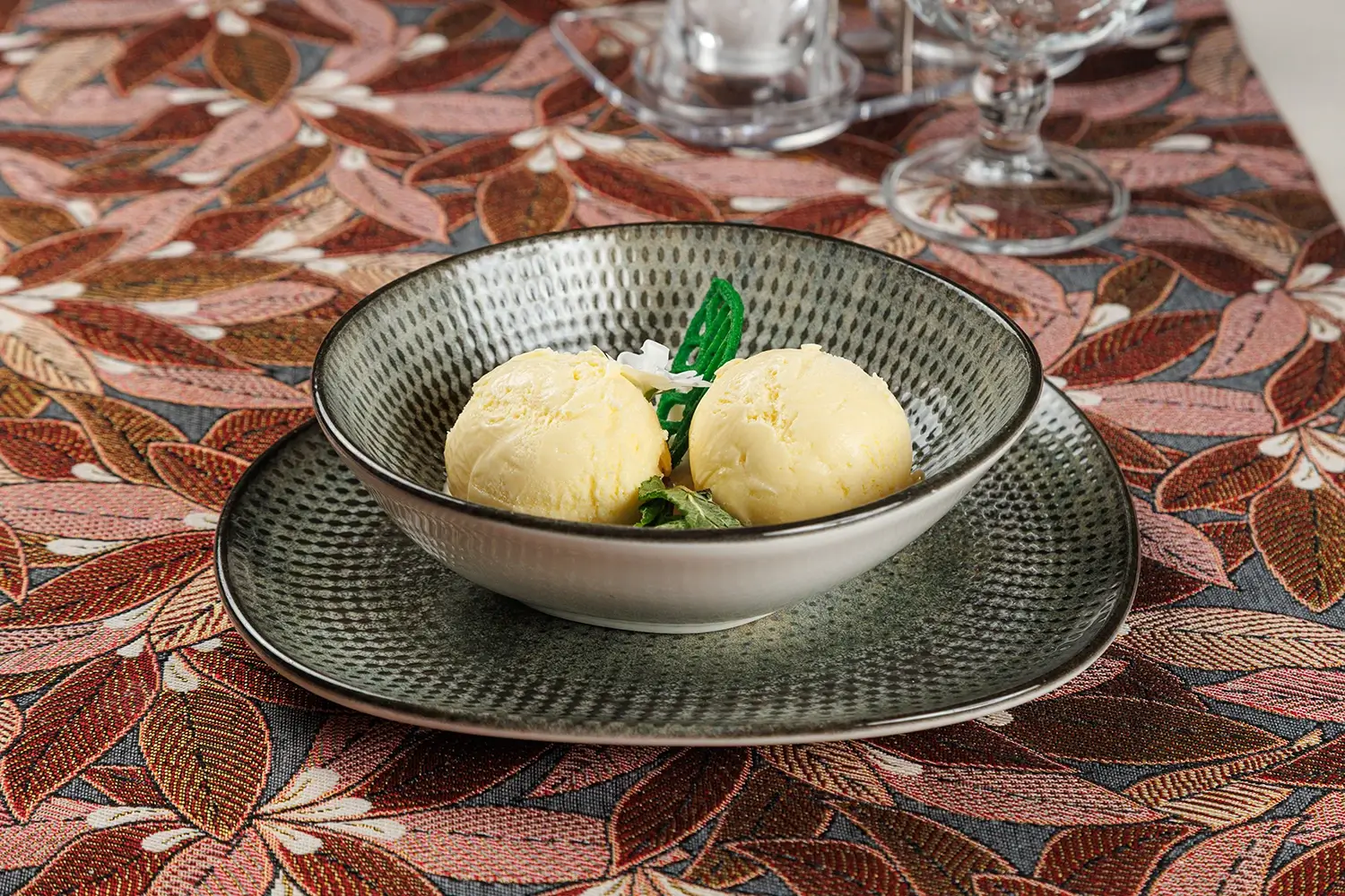 Домашнее мороженое из топлёного молока от Ресторана «Кухмистр»