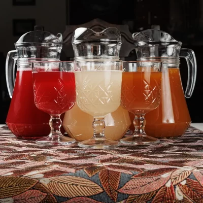 Клюквенный морс, Яблочный квас, Хлебный квас – натуральные фирменные прохладительные напитки собственного приготовления от Ресторана «Кухмистр»