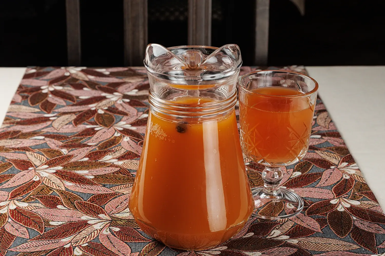 Натуральный хлебный квас собственного приготовления от Ресторана «Кухмистр»