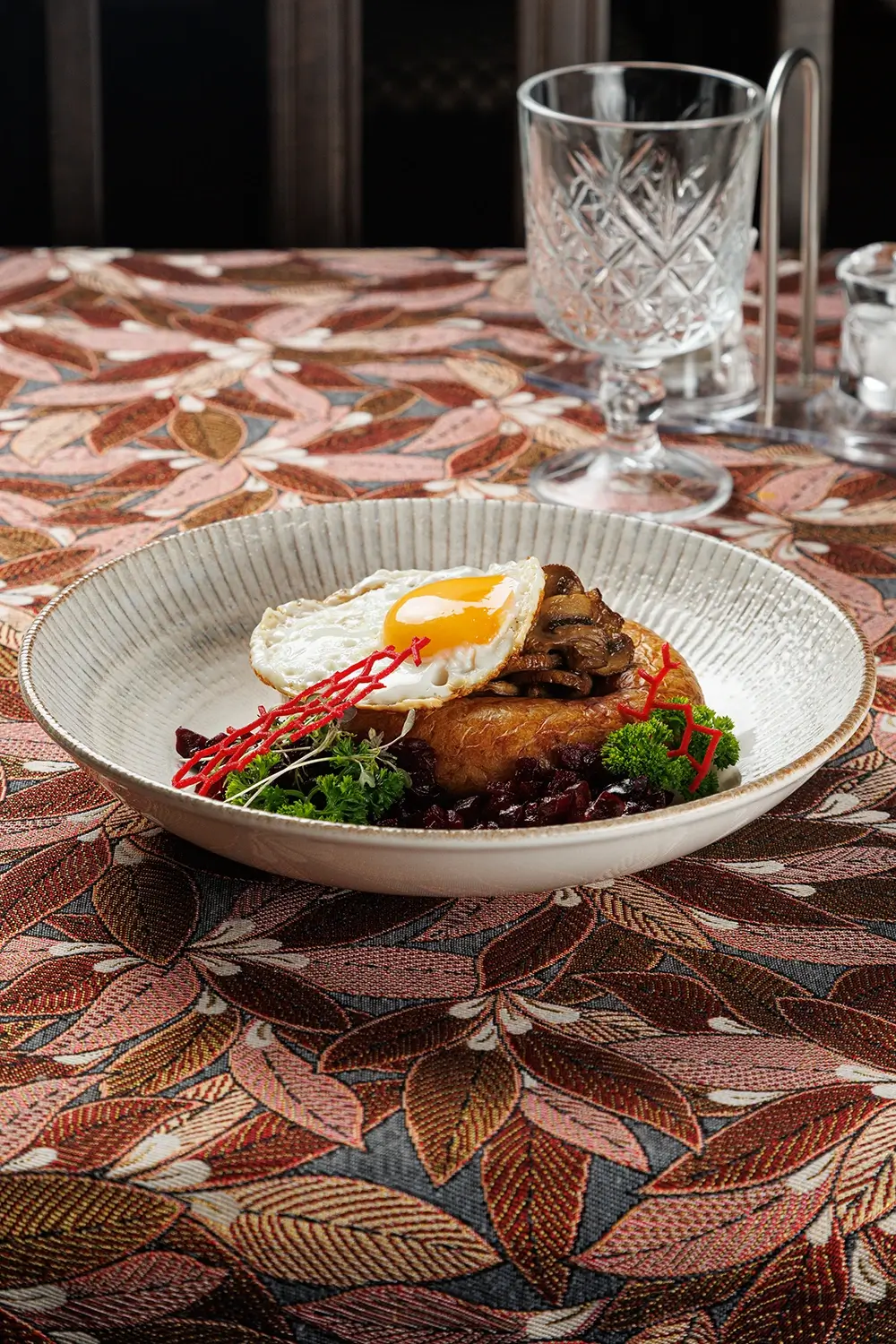 Картофельная колбаса (белорусская «Бульбяная кішка») из тёртого картофеля со шкварками и жареными грибами от Ресторана «Кухмистр» Картофельная колбаса (белорусская «Бульбяная кішка») из тёртого картофеля со шкварками и жареными грибами от Ресторана «Кухмистр»