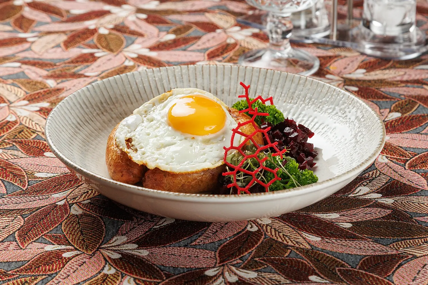 Картофельная колбаса (белорусская «Бульбяная кішка») из тёртого картофеля со шкварками и жареными грибами от Ресторана «Кухмистр» Картофельная колбаса (белорусская «Бульбяная кішка») из тёртого картофеля со шкварками и жареными грибами от Ресторана «Кухмистр»