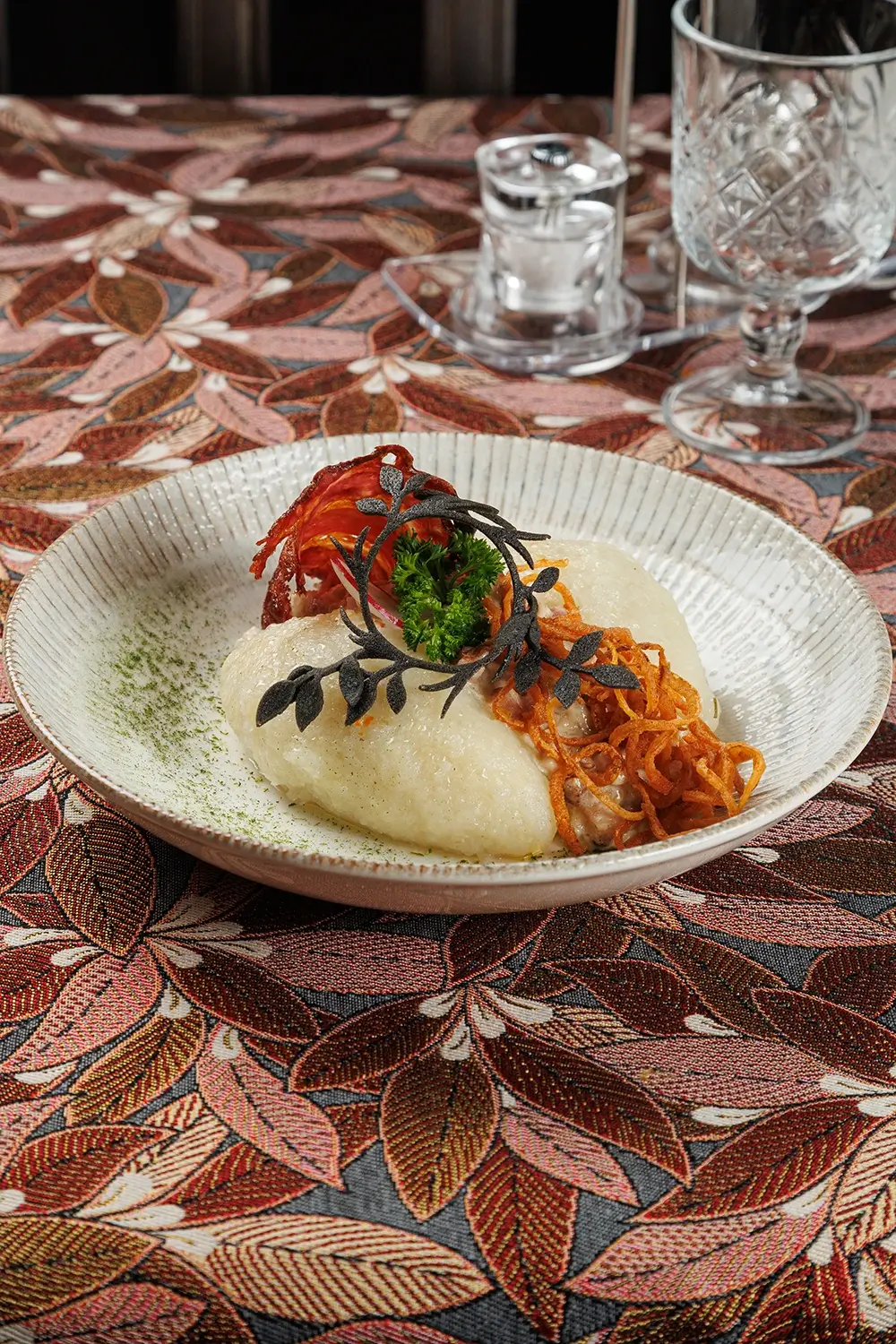 Картофельные клёцки «с душами» (белорусские «Цеппелины») с начинкой из свиного фарша от Ресторана «Кухмистр» Картофельные клёцки «с душами» (белорусские «Цеппелины») с начинкой из свиного фарша от Ресторана «Кухмистр»