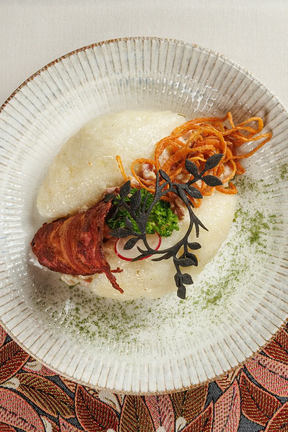 Картофельные клёцки «с душами» (белорусские «Цеппелины») с начинкой из свиного фарша от Ресторана «Кухмистр» Картофельные клёцки «с душами» (белорусские «Цеппелины») с начинкой из свиного фарша от Ресторана «Кухмистр»