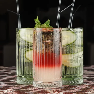 Коктейли «Малиновое наслаждение», «Огуречный джин-тоник», и освежающий коктейль с огурцом от Ресторана «Кухмистр»