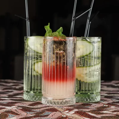 Коктейли «Малиновое наслаждение», «Огуречный джин-тоник», и освежающий коктейль с огурцом от Ресторана «Кухмистр»