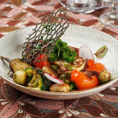 «Печисто по-литвински» от Ресторана «Кухмистр»: Отборное жареное свиное филе с овощами на гриле или жареным картофелем с грибами (на выбор)