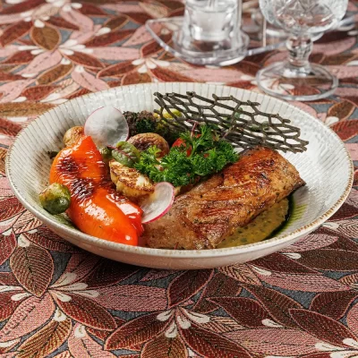 «Печисто по-литвински» от Ресторана «Кухмистр»: Отборное жареное свиное филе с овощами на гриле или жареным картофелем с грибами (на выбор)