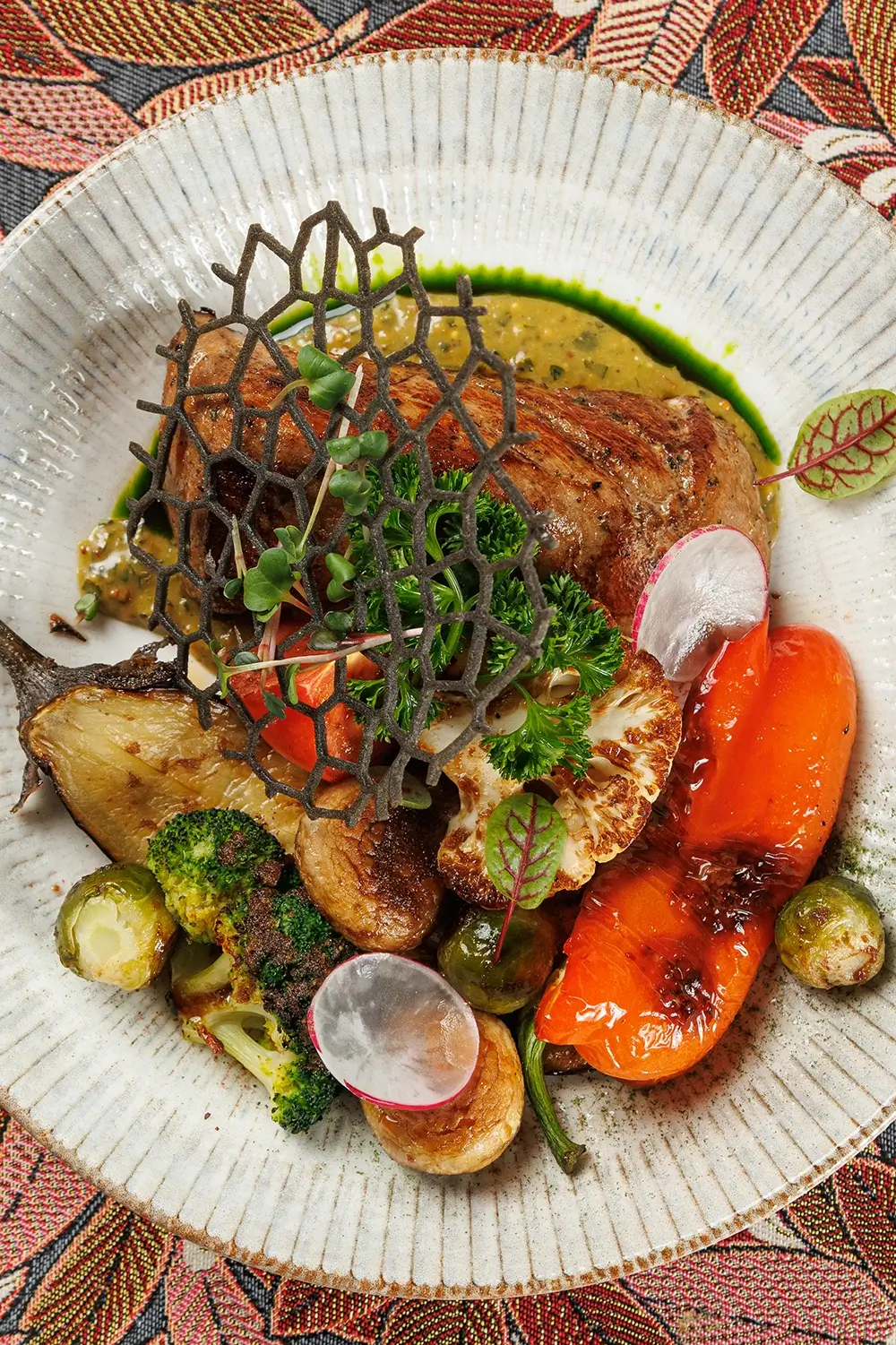 «Печисто по-литвински» от Ресторана «Кухмистр»: Отборное жареное свиное филе с овощами на гриле или жареным картофелем с грибами (на выбор) «Печисто по-литвински» от Ресторана «Кухмистр»: Отборное жареное свиное филе с овощами на гриле или жареным картофелем с грибами (на выбор)