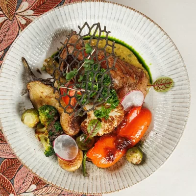 «Печисто по-литвински» от Ресторана «Кухмистр»: Отборное жареное свиное филе с овощами на гриле или жареным картофелем с грибами (на выбор)