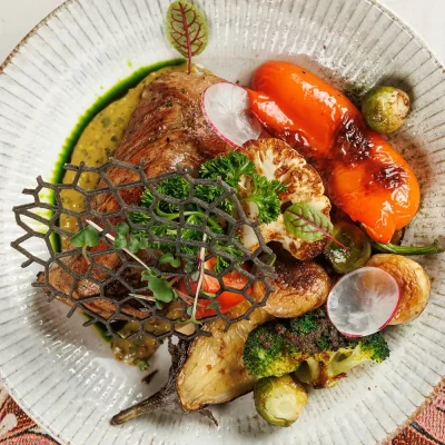 «Печисто по-литвински» от Ресторана «Кухмистр»: Отборное жареное свиное филе с овощами на гриле или жареным картофелем с грибами (на выбор)