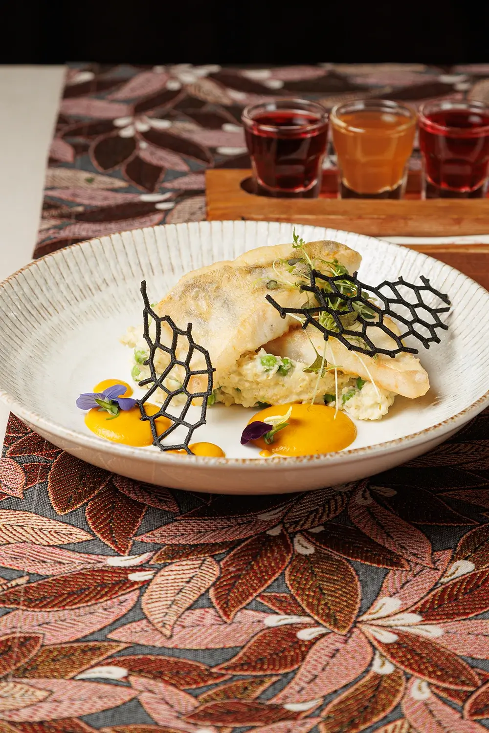 Судак по-Полесски с пшенной кашей и зелёным горошком от Ресторана «Кухмистр» Судак по-Полесски с пшенной кашей и зелёным горошком от Ресторана «Кухмистр»