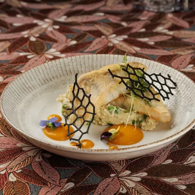 Судак по-Полесски с пшенной кашей и зелёным горошком от Ресторана «Кухмистр»