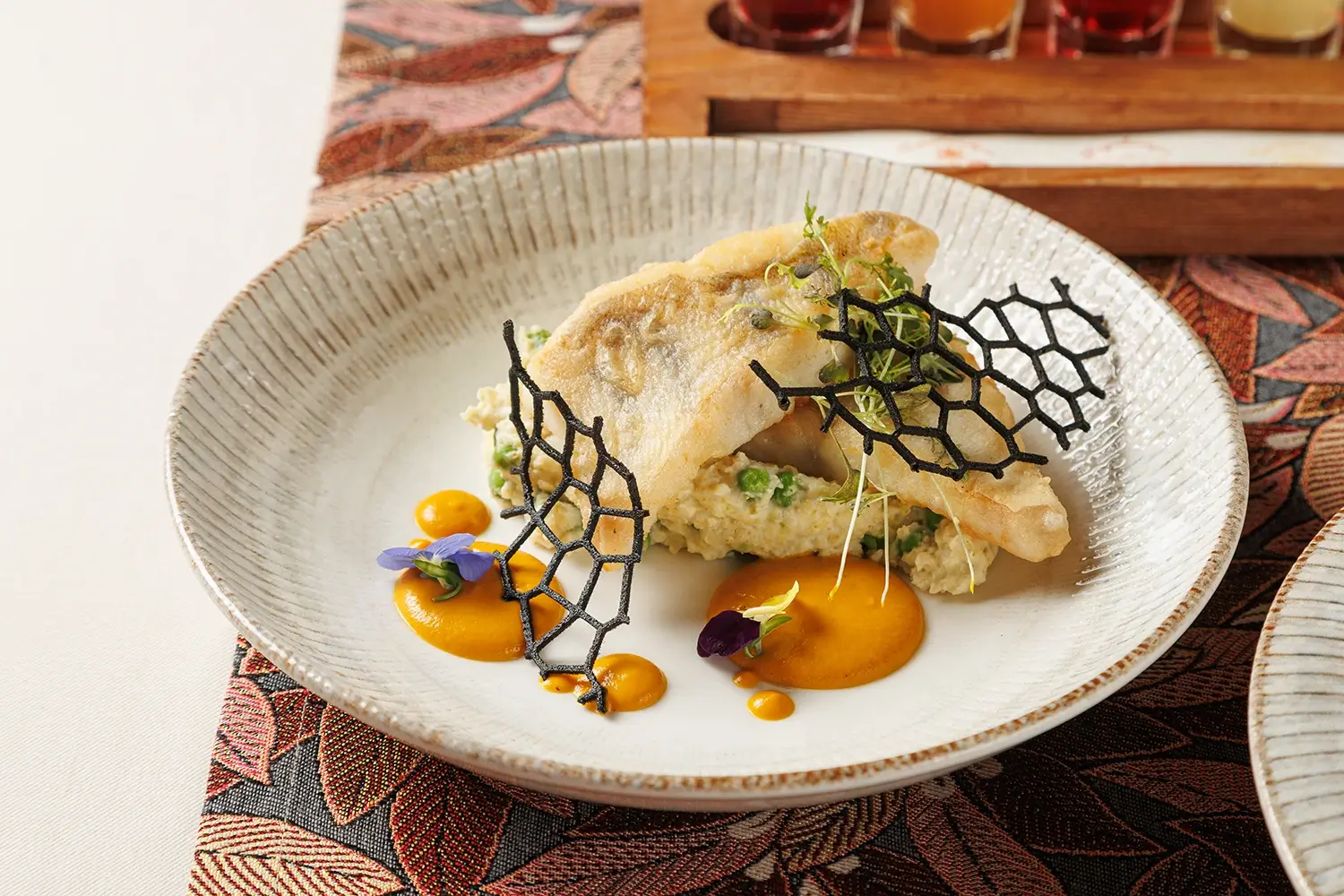 Судак по-Полесски с пшенной кашей и зелёным горошком от Ресторана «Кухмистр» Судак по-Полесски с пшенной кашей и зелёным горошком от Ресторана «Кухмистр»