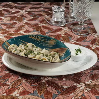 Татарские колдуны (пельмени) с бараниной, кинзой и чесночно-сметанным соусом от Ресторана «Кухмистр»