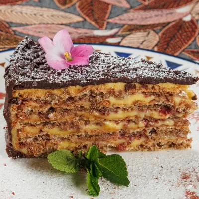 Торт «Гранд Будапешт» (порционный) от Ресторана «Кухмистр»