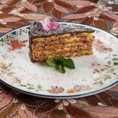 Торт «Гранд Будапешт» (порционный) от Ресторана «Кухмистр»