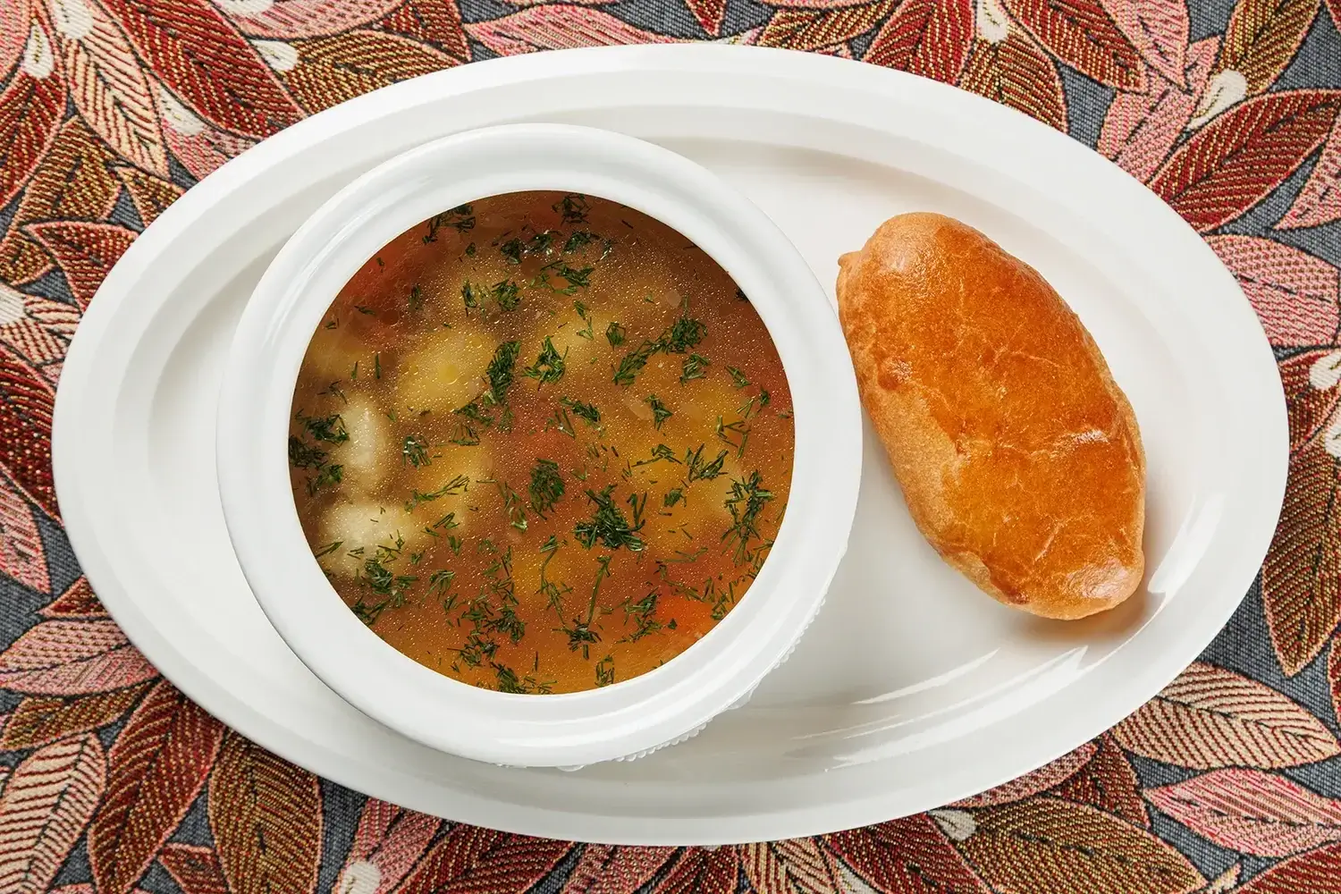 Уха с рыбными «галками» (рус. фрикадельками) из трёх видов рыбы: лосося, судака и щуки – от Ресторана «Кухмистр» Уха с рыбными «галками» (рус. фрикадельками) из трёх видов рыбы: лосося, судака и щуки – от Ресторана «Кухмистр»