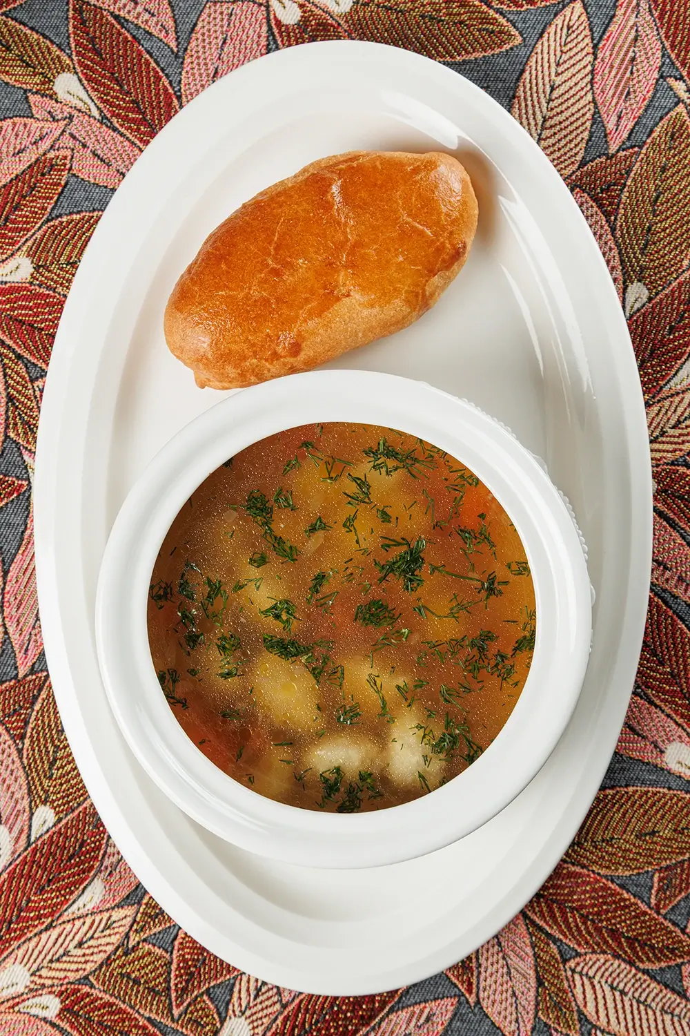 Уха с рыбными «галками» (рус. фрикадельками) из трёх видов рыбы: лосося, судака и щуки – от Ресторана «Кухмистр» Уха с рыбными «галками» (рус. фрикадельками) из трёх видов рыбы: лосося, судака и щуки – от Ресторана «Кухмистр»