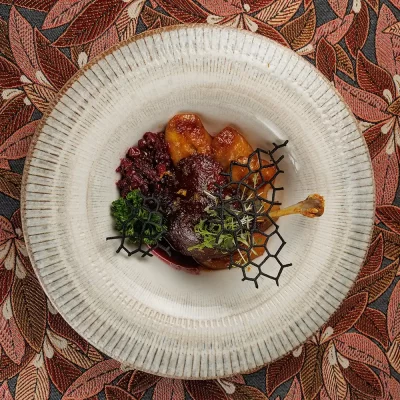 Утиная ножка «Важны Качар» («Важный Селезень») приготовленная по технологии «конфи», с ноткой французского изящества от Ресторана «Кухмистр»