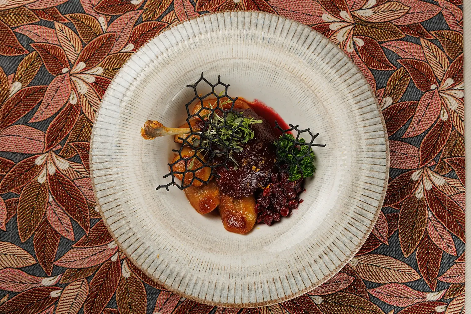 Утиная ножка «Важны Качар» («Важный Селезень») приготовленная по технологии «конфи», с ноткой французского изящества от Ресторана «Кухмистр» Утиная ножка «Важны Качар» («Важный Селезень») приготовленная по технологии «конфи», с ноткой французского изящества от Ресторана «Кухмистр»