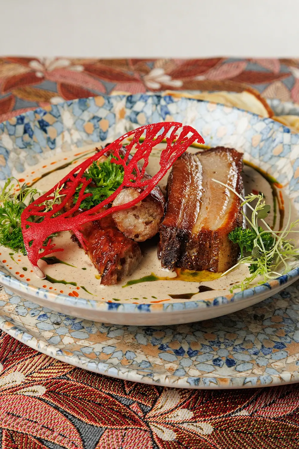 Верещака (густой пряный соус с домашней колбасой и свиными рёбрышками) с мучными блинами от Ресторана «Кухмистр» Верещака (густой пряный соус с домашней колбасой и свиными рёбрышками) с мучными блинами от Ресторана «Кухмистр»